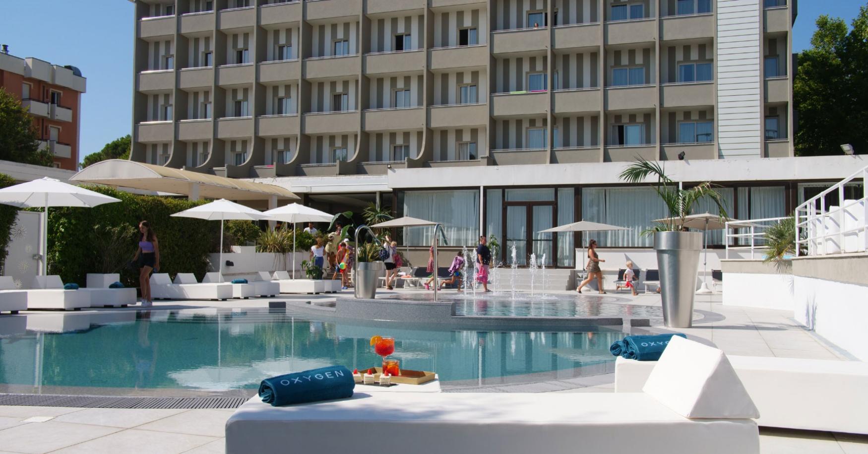 oxygenhotel it hotel-con-piscina-e-idromassaggio-rimini 021